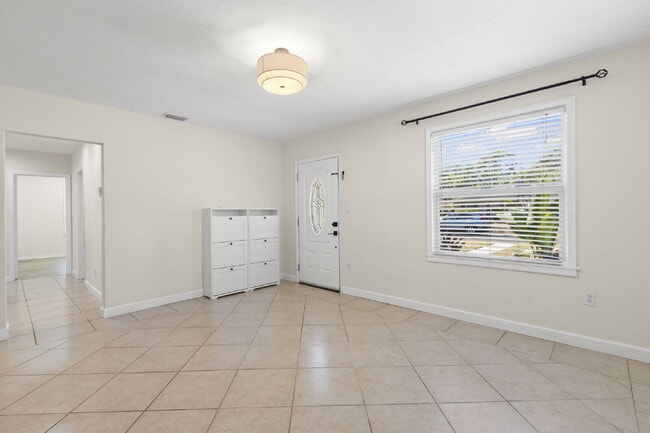 Building Photo - 3505 Prescott St N