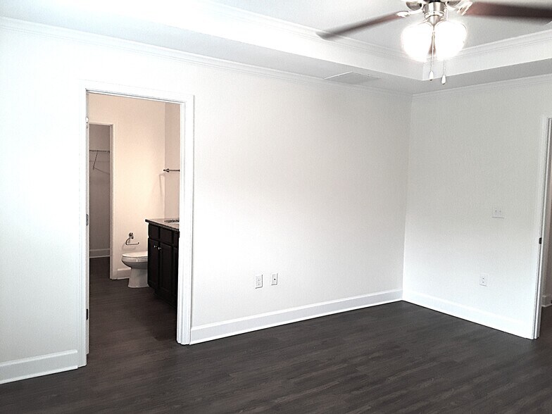 Building Photo - 4343 Reisswood Loop