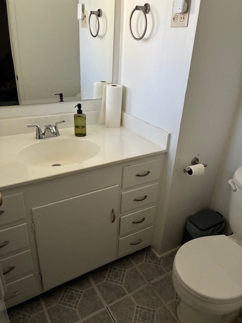 Half bath - 1712 N Pepper St