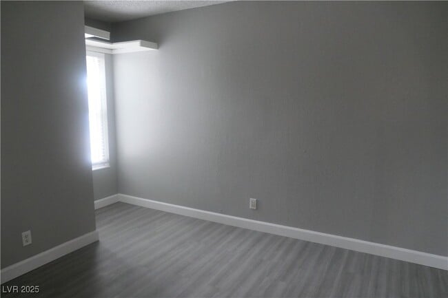Building Photo - 4398 Bramblewood St
