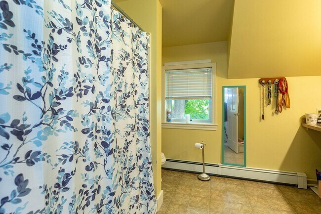 Building Photo - 17 Walker St