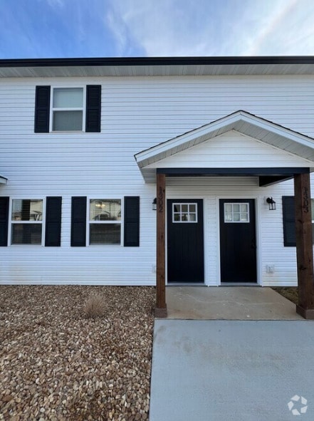Building Photo - Plainview Estates