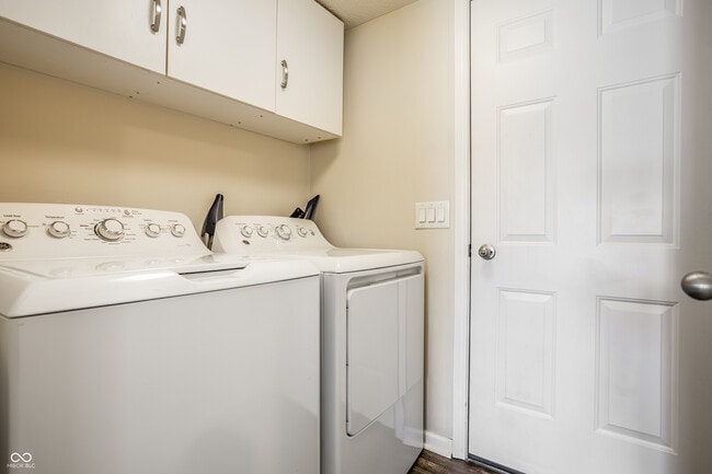 Building Photo - 14924 Oak Rd