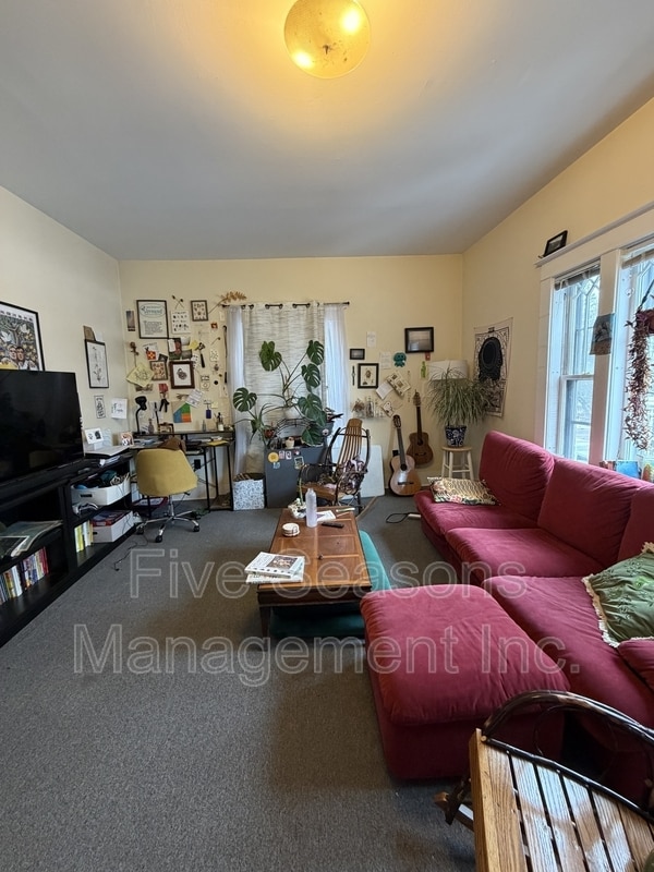 Building Photo - 10 Lafayette Pl