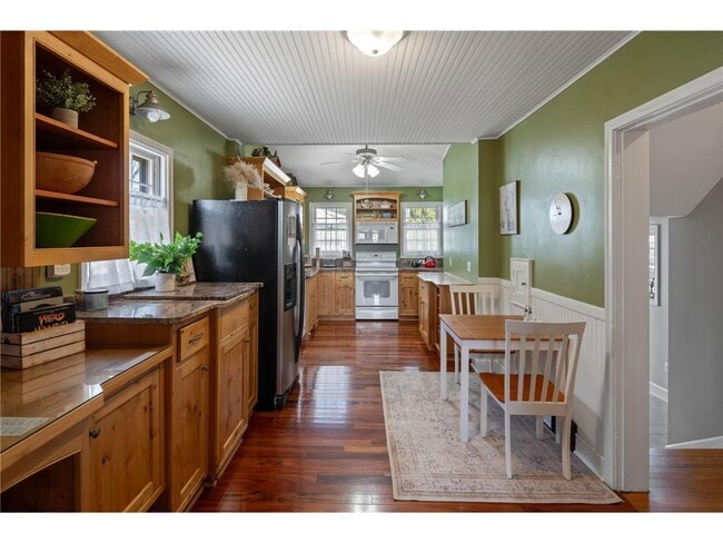 Building Photo - 2721 29th Ave NE