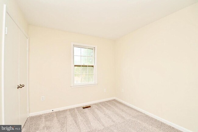 Building Photo - 8991 Omega Ct