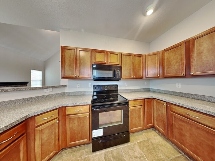 Building Photo - 285 Jerome Ct