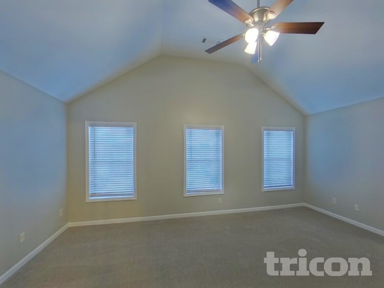 Building Photo - 2215 Oakland Downs Way