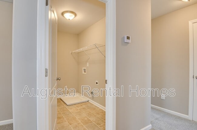 Building Photo - 848 Tyler Woods Dr