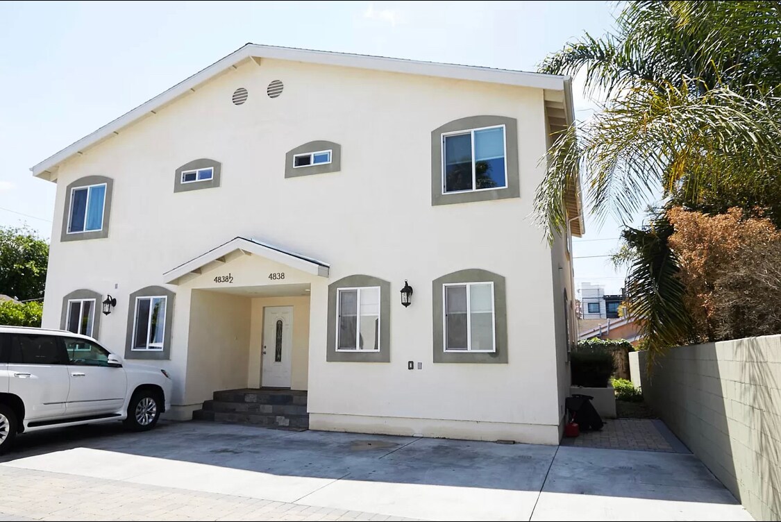 Building Photo - 4838 W 18th St