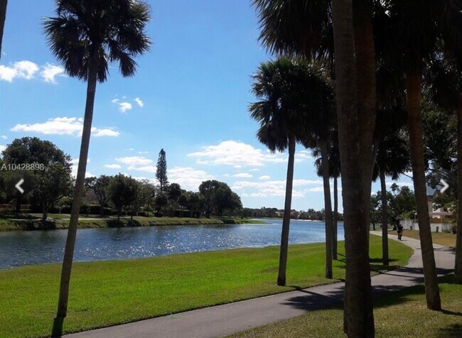 Building Photo - 10441 Mahogany Key Cir