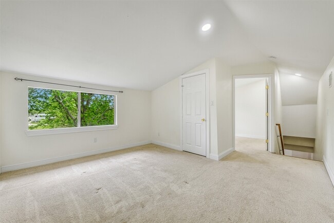 Building Photo - 4712 33rd St E