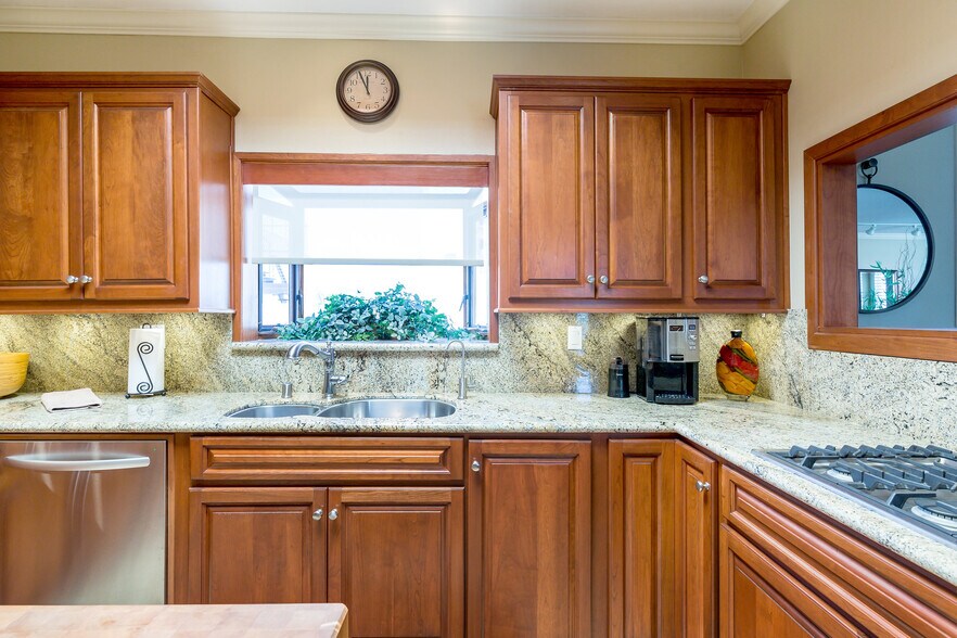 Building Photo - 34 4th St