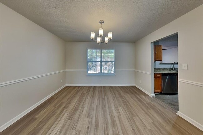 Building Photo - 137 Legend Creek Dr