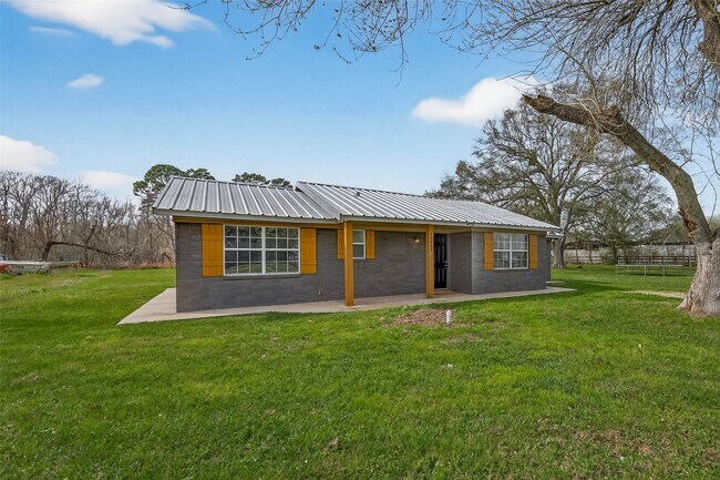 Building Photo - 25409 Pebble Dr