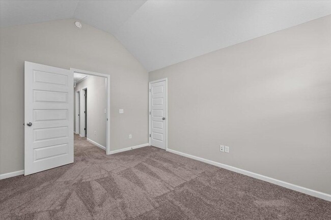 Building Photo - 208 Linsmore Ave