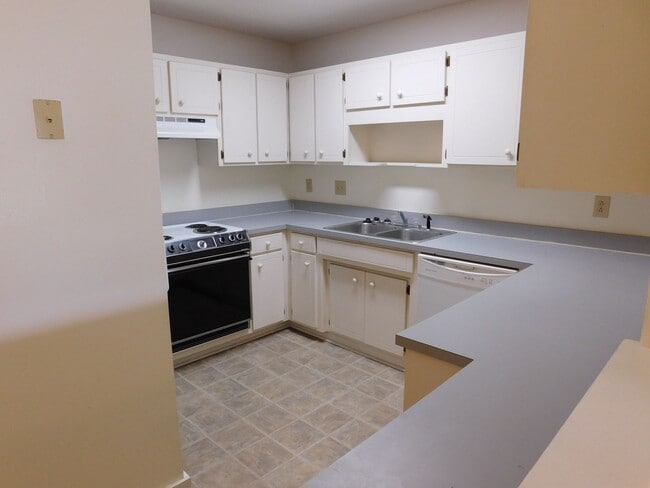 Building Photo - 7 Pillory Cir