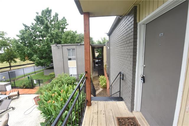 Building Photo - 2833 Kings Rd