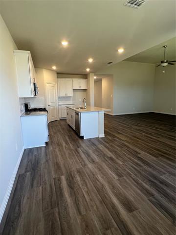 Building Photo - 4005 Turpin Dr