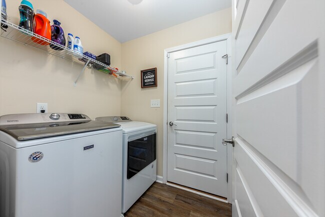 Building Photo - 141 Grantham Pl