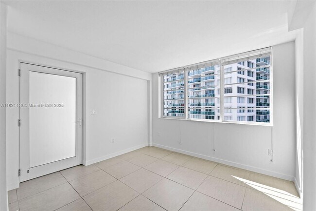 910 West Ave 910 West Ave Miami - 910 West Ave Miami Beach Fl Building Photo 