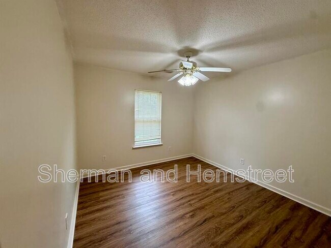 Building Photo - 3026 Manchester Dr