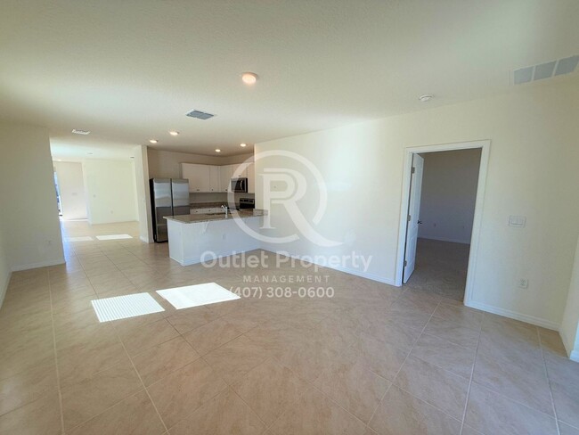 Building Photo - Beautiful 3 Bedrooms, 2 Bathrooms Home For...