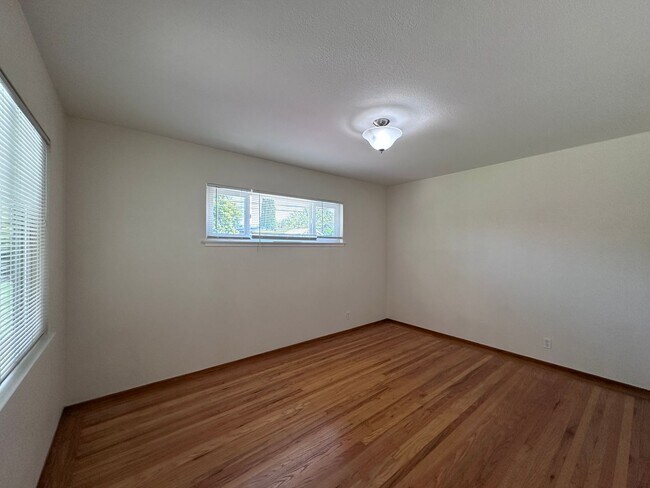 Building Photo - Stunning 3/2 Cambrian / Los Gatos border, ...