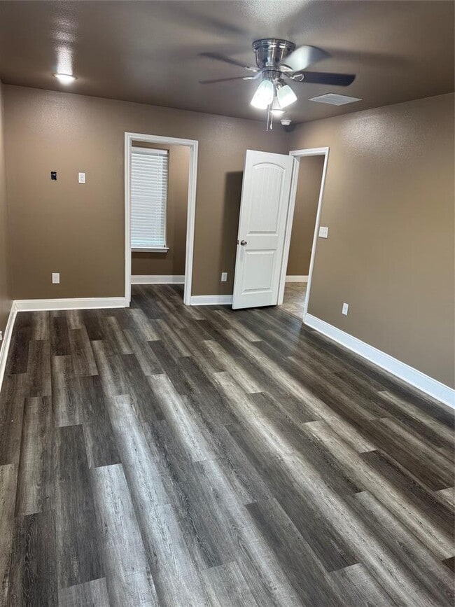 Building Photo - 5706 Melody Ln