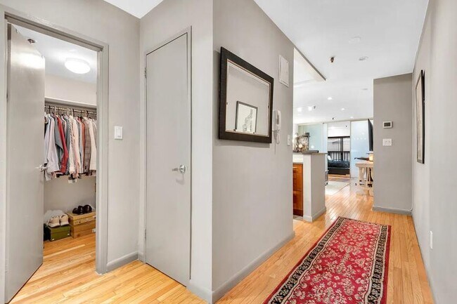 Building Photo - 1 bedroom in New York NY 10003