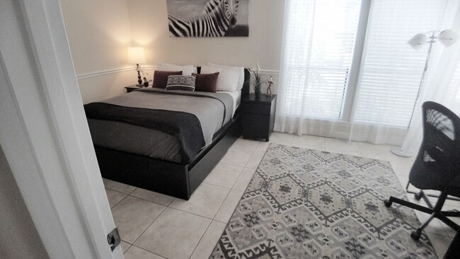 Building Photo - Beautiful  Furnished 1/1 condo x Rent  in Winter Park Next to Full Sail University !
