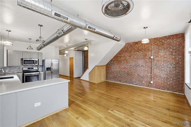 Building Photo - 110 Genesee St