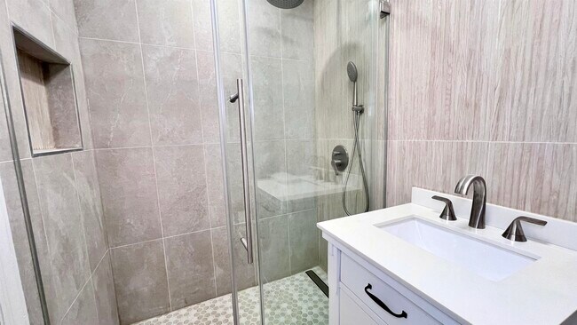 Building Photo - 3025 John F. Kennedy Blvd