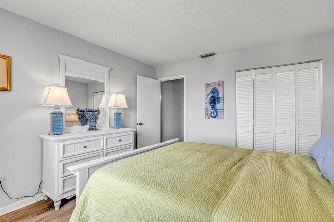 Building Photo - Available April 1st, 2026