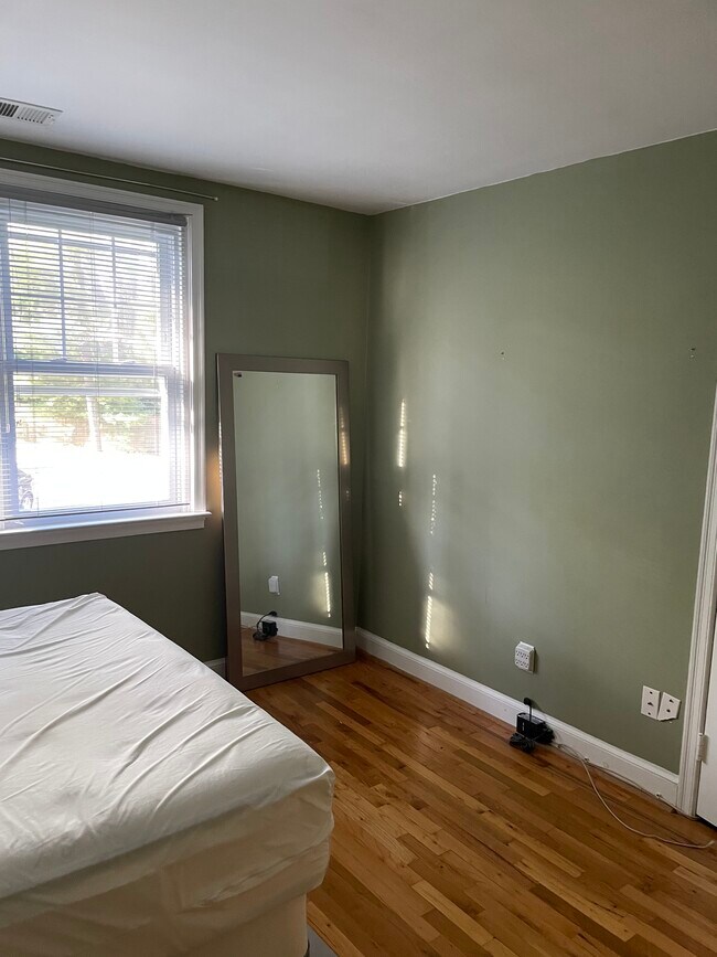 Building Photo - 500 E Lancaster Ave