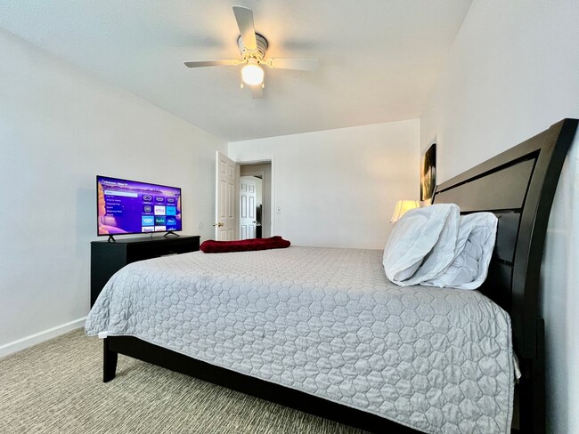 Building Photo - Fully Furnished Rental Property