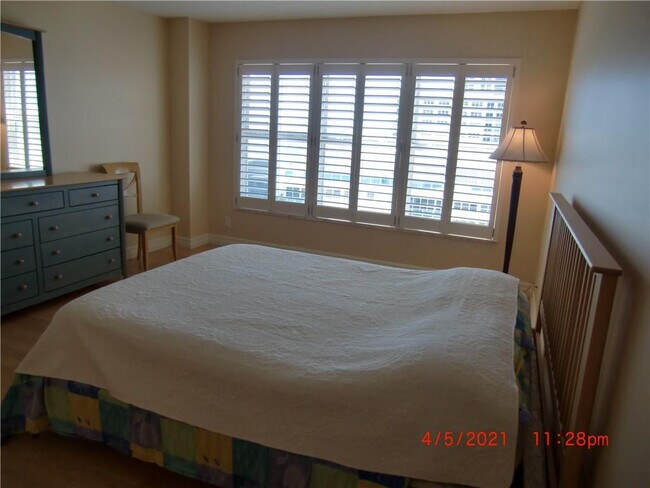 Building Photo - 3500 Galt Ocean Dr