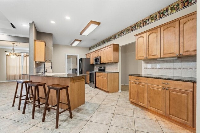 Building Photo - 1717 Red Oak Dr