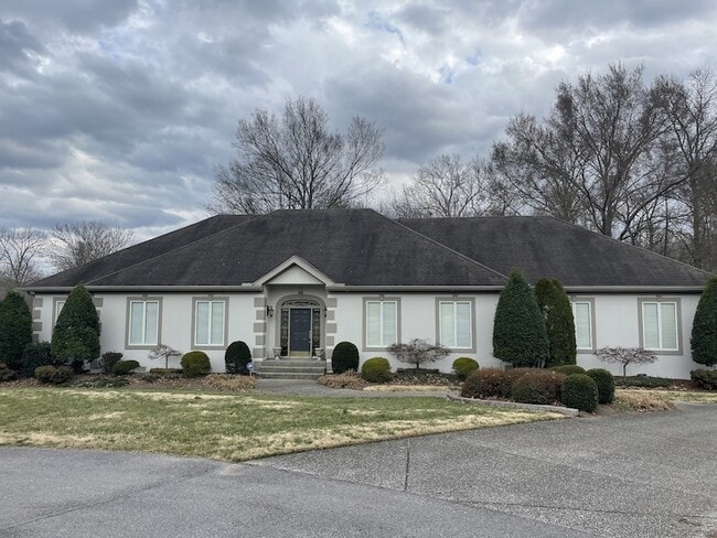 Primary Photo - 111 Geers Ct