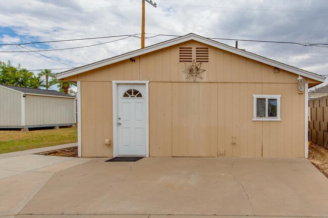 Building Photo - 510 E Belmont Ave