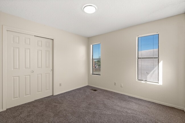 Building Photo - 4952 Butte Pl NW