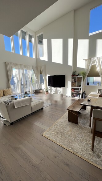 Building Photo - 45079 Insight St