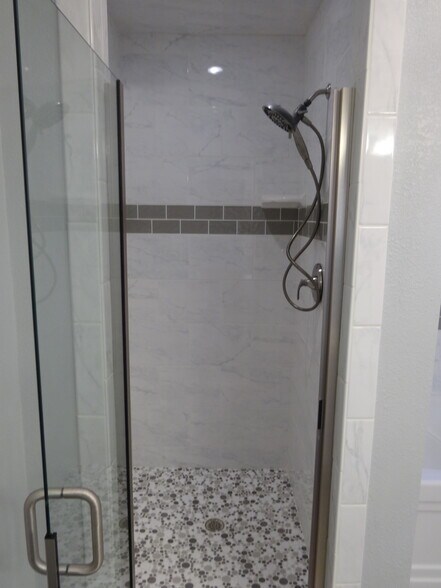 Primary Bath - 4406 Parkhurst Dr