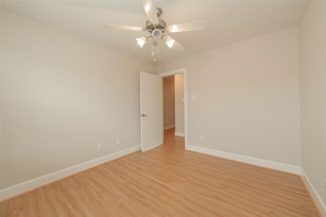 Building Photo - 3718 Main Aspen Dr