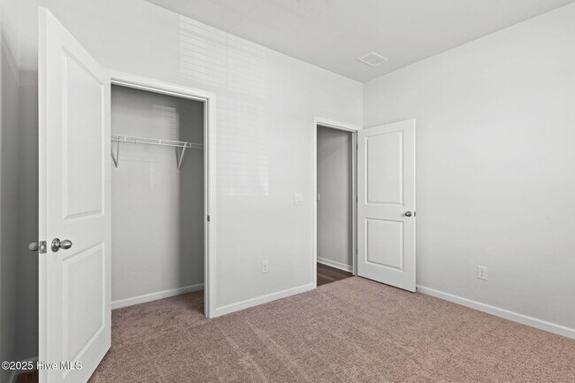 Building Photo - 1760 RIVERTON Dr SE