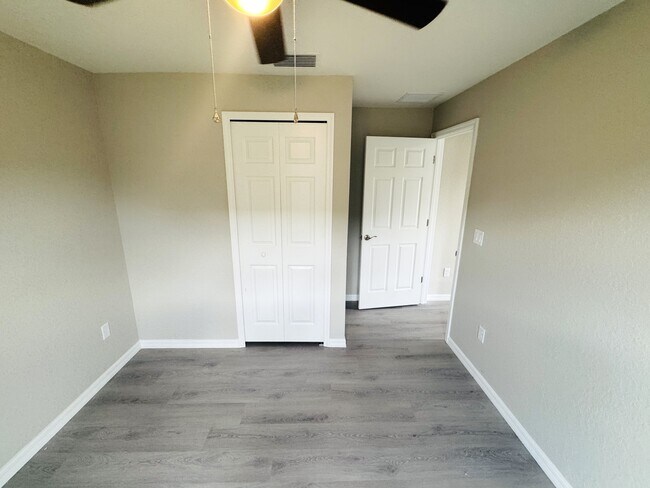 Building Photo - 6574 SE 108 Ln