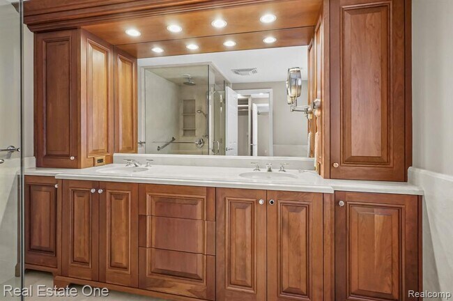 Building Photo - 4147 Greensboro Dr