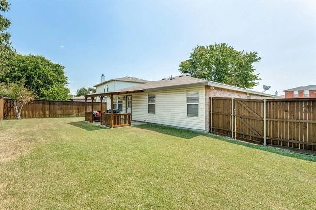 Building Photo - 4612 Wedgewood Dr