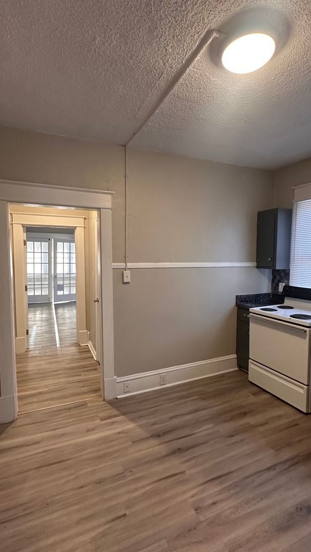 Building Photo - 407 St Andrew St