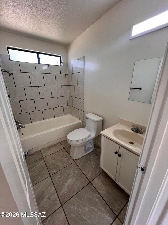 Building Photo - 3639 S Yukon Pl